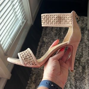 Antonio Melani beige suede heels size 8